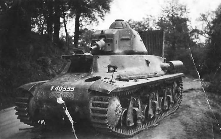 Hotchkiss H35 tank 40555