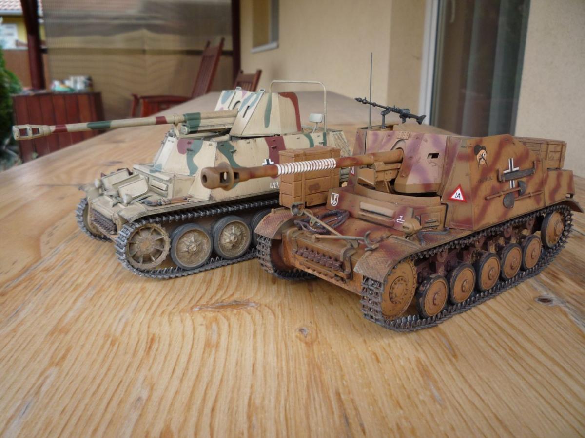 Balra Sd. kfz. 132 Marder II D, jobbra Sd.kfz 131 Marder II