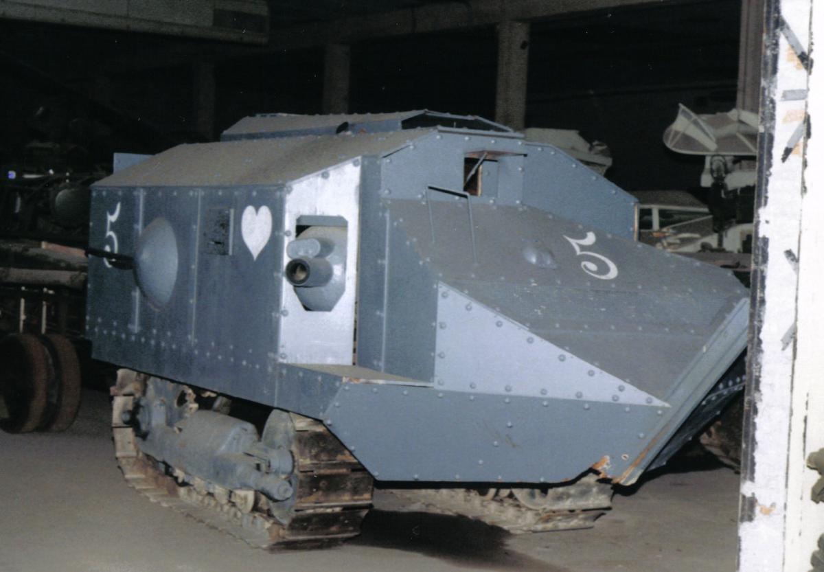 Schneider CA1 (M16) tank